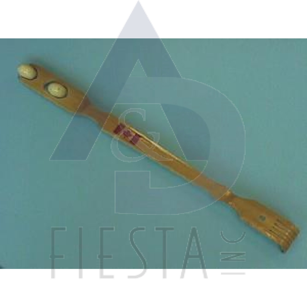 CANADA BACK SCRATCHER WITH ROLLER